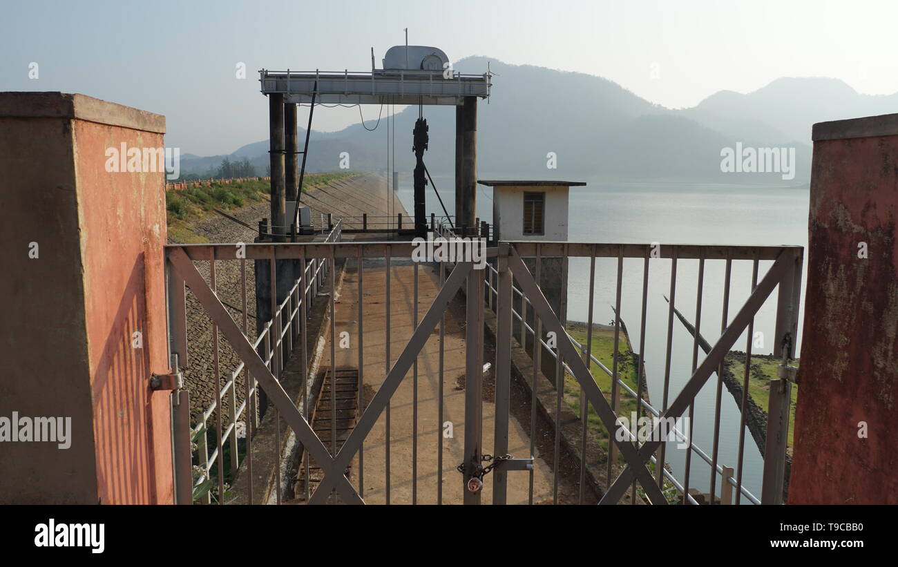 Schöne Staudamm in Indien. Pothundi dam Palakkad Kerala. Stockfoto