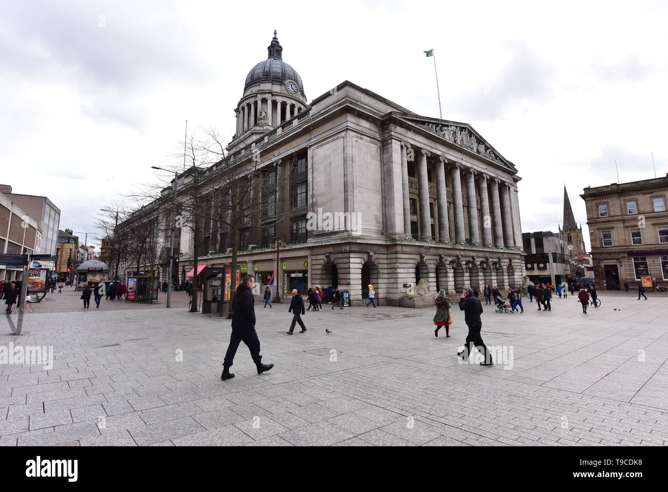 Leute, Shopping in der Innenstadt von Nottingham in England. Stockfoto