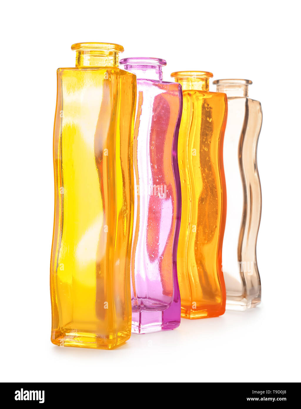 Schönes Glas Vasen auf weißem Hintergrund Stockfoto