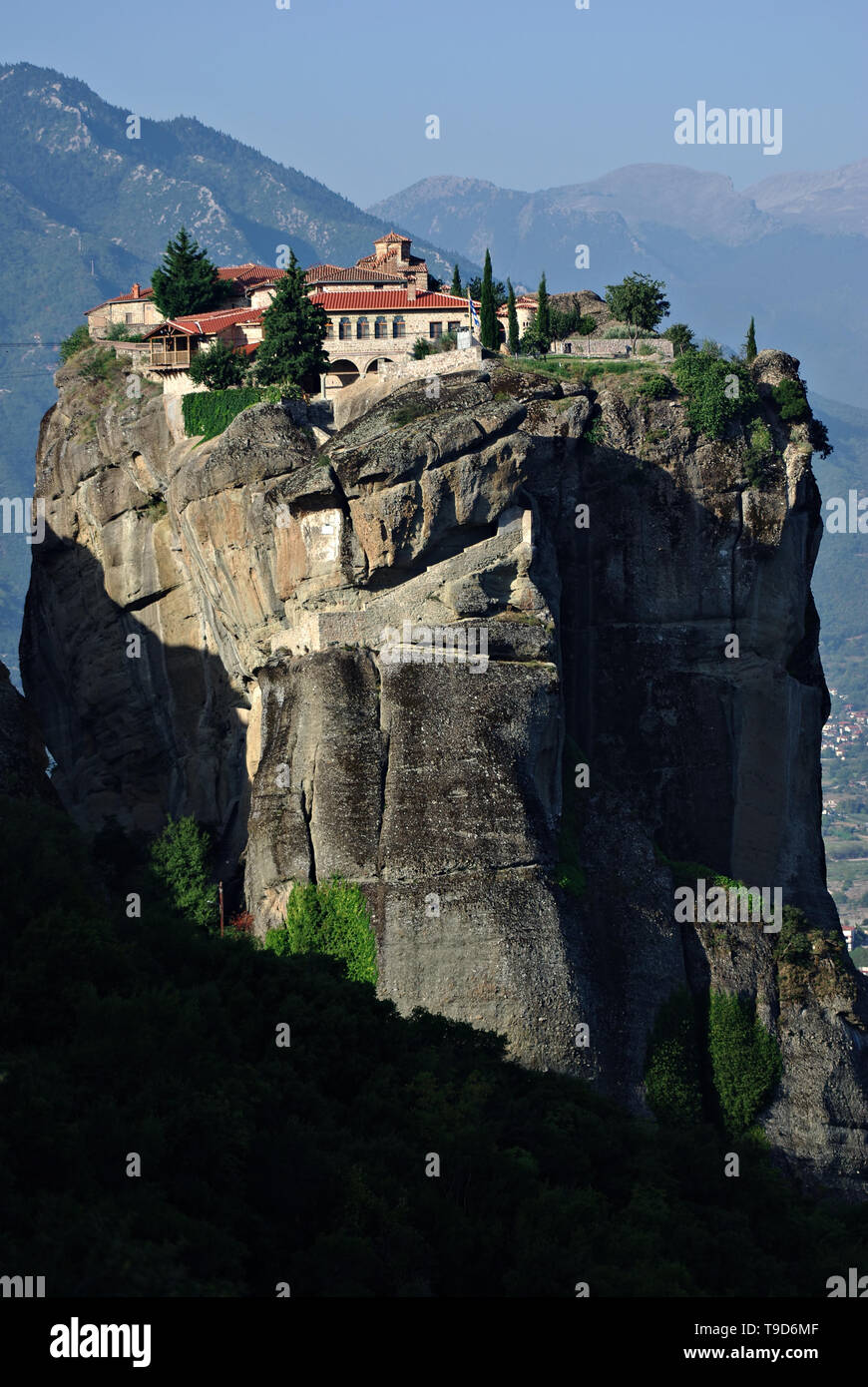 Kloster der Heiligen Dreifaltigkeit (Agia Triada) ist am schwierigsten zu erreichen, aber wenn man sich erst einmal an die Spitze der Panoramablick auf die Umgebung ist si Stockfoto