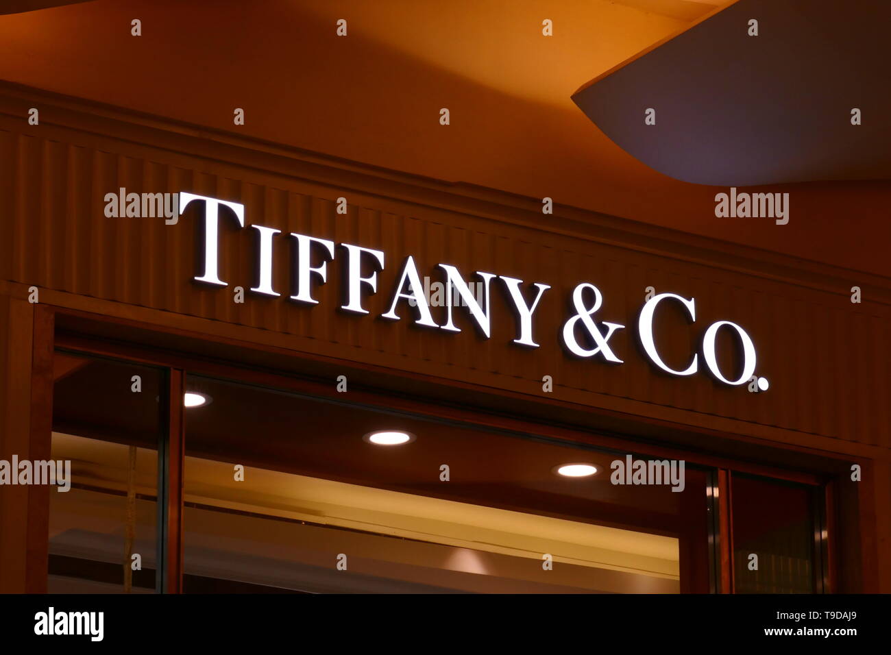 RIYADH, Saudi-Arabien - 16. Dezember 2018: Das Logo der Marke Tiffany and Co Stockfoto