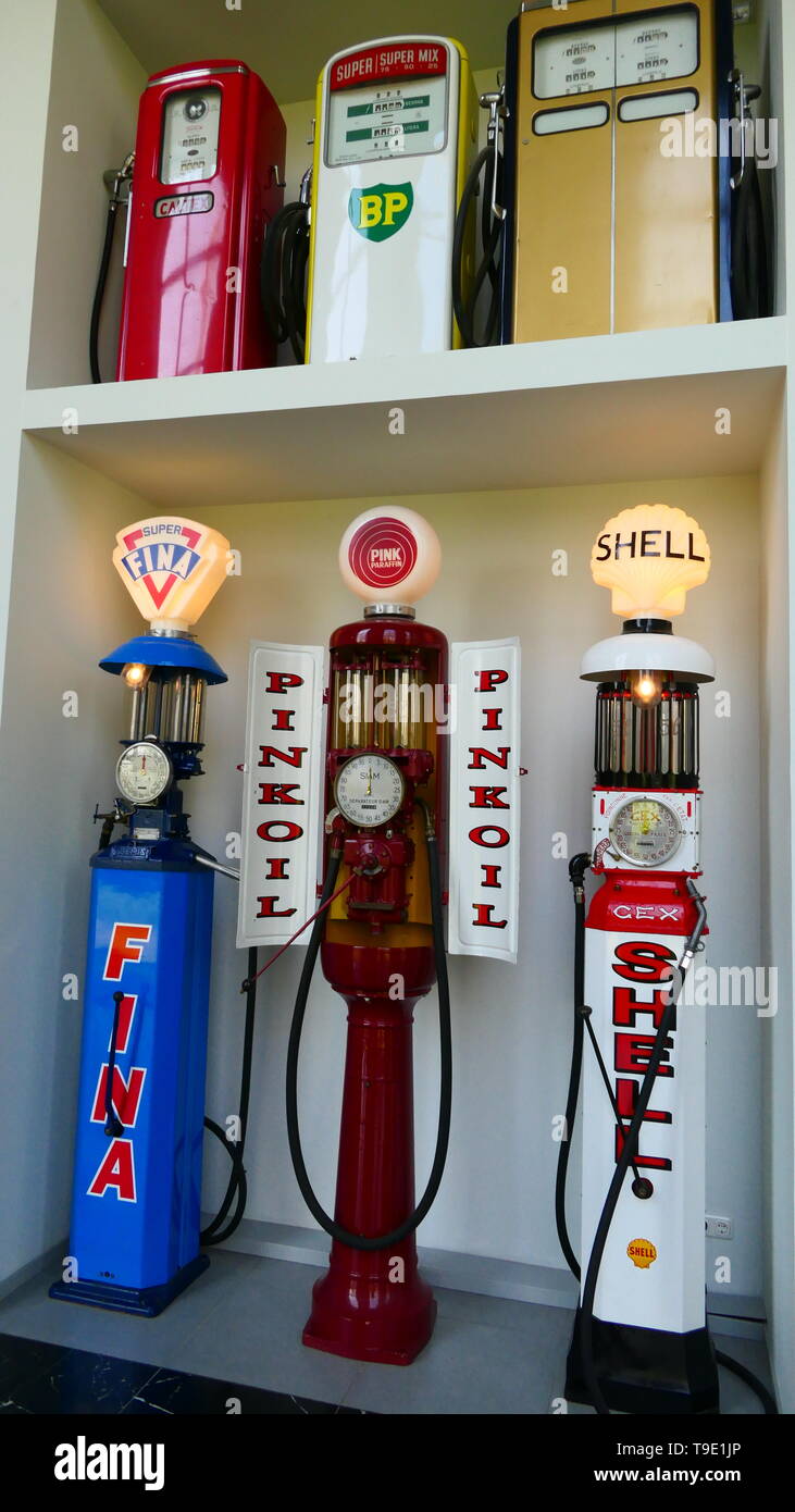 Den Haag, Niederlande - 21 April, 2019: eine Sammlung von historischen und alten Tankstellen, in der berühmten Louwman Museum Stockfoto