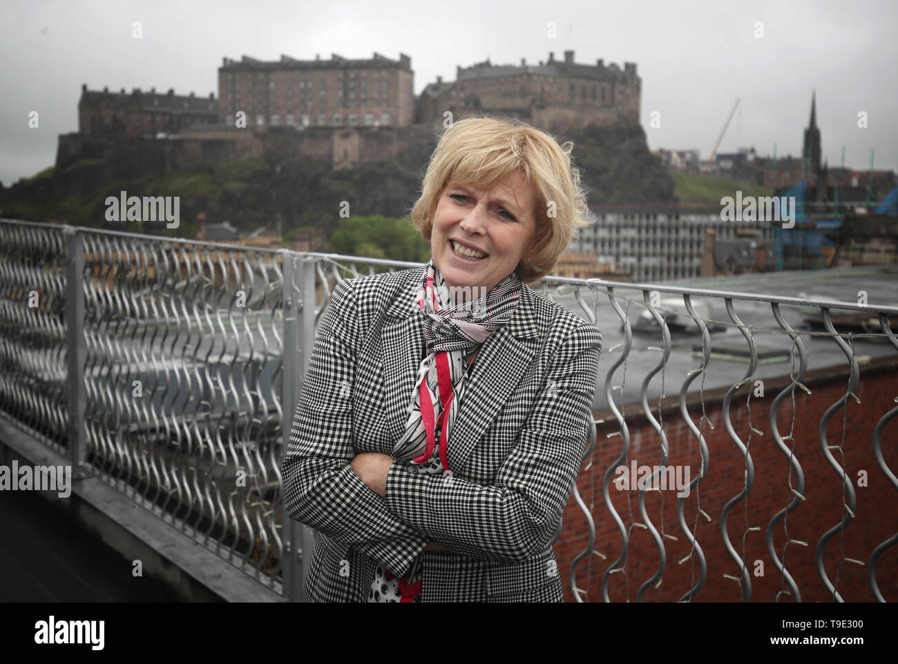 Anna Soubry MP auf die Änderung der britischen Bevölkerung bleiben Kundgebung an der SKYBar, Edinburgh, im Hinblick auf die bevorstehende Europawahl. Stockfoto