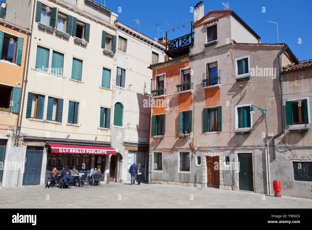 Venezianische Architektur und Bar Brillo Parlante Stockfoto
