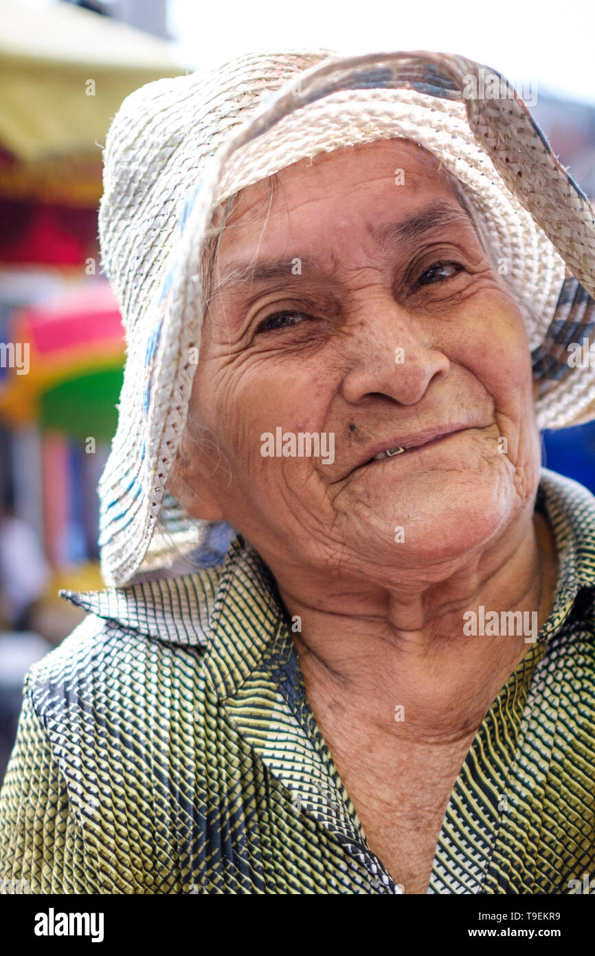 Portrait von einer älteren Frau in Iquitos, peruanischen Amazonas, Provinz Maynas, Loreto Abteilung, Peru Stockfoto