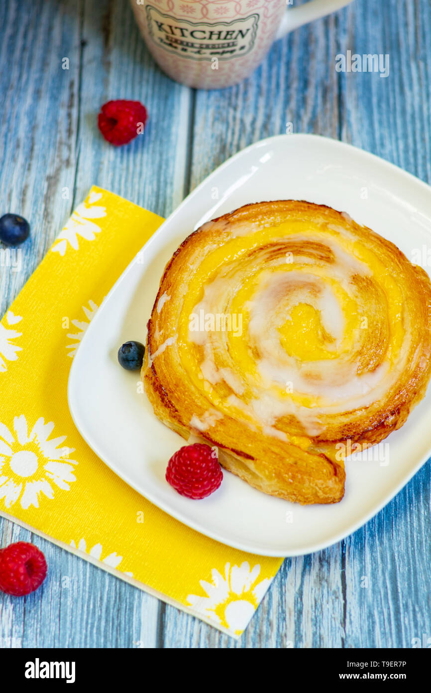 Kuchen in Form einer Schnecke Stockfoto