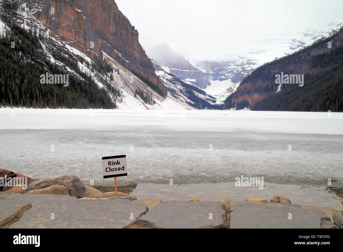 Lake Louise Mitte Mai. Stockfoto