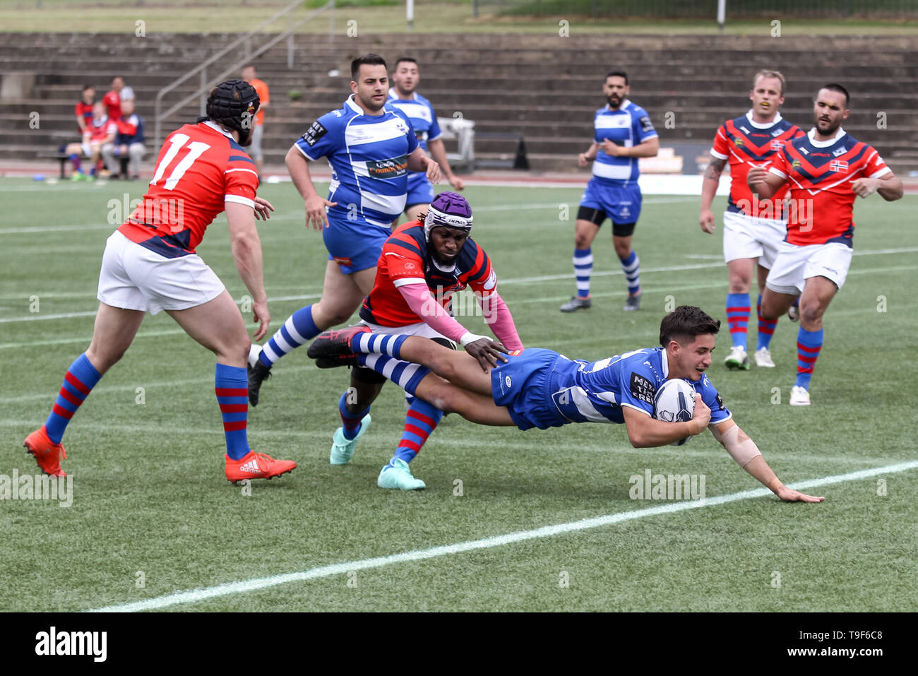 Peter Mamouzelos Griechenlands RL Kerben ein versuchen Sie es 24-0 während der Rugby League World Cup Qualifier Match zwischen Griechenland und Norwegen RL RL an der New River Sport & Fitness, White Hart Lane, England am 18. Mai 2019. Foto von Ken Funken. Nur die redaktionelle Nutzung, eine Lizenz für die gewerbliche Nutzung erforderlich. Keine Verwendung in Wetten, Spiele oder einer einzelnen Verein/Liga/player Publikationen. Stockfoto