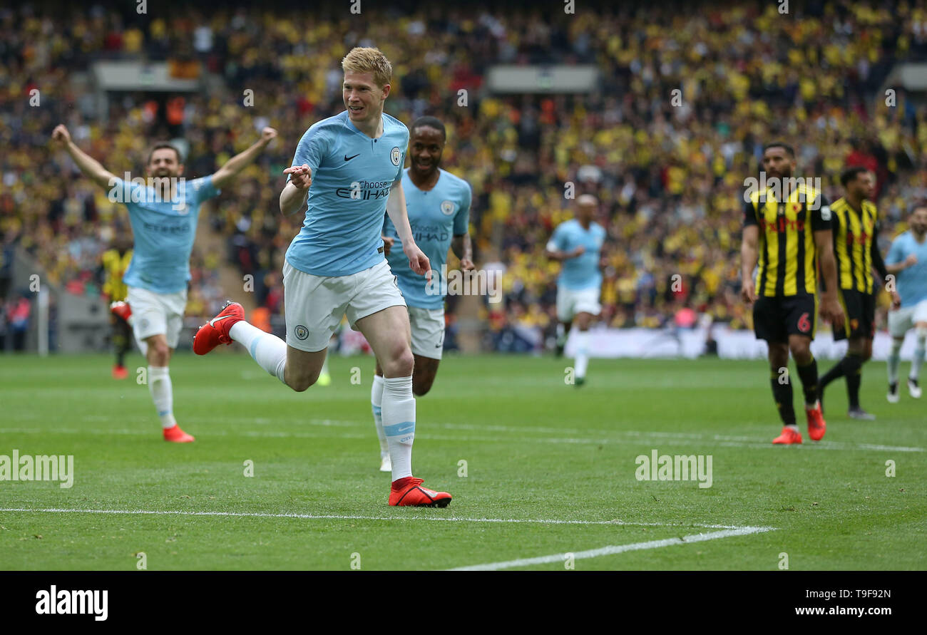 London, Großbritannien. 18. Mai 2019 von Manchester City Kevin De Bruyne feiert zählenden es 3-0 während der Emirate FA Cup Finale zwischen Manchester City und Watford im Wembley Stadion in London machen. 18. Mai 2019. Redaktionelle Verwendung. Keine Verwendung mit nicht autorisierten Audio-, Video-, Daten-, Spielpläne, Verein/liga Logos oder "live" Dienstleistungen. On-line-in-Match mit 120 Bildern beschränkt, kein Video-Emulation. Keine Verwendung in Wetten, Spiele oder einzelne Verein/Liga/player Publikationen. Credit: James Boardman/Alamy leben Nachrichten Stockfoto