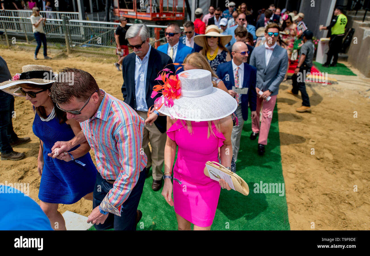 Baltimore, MD, USA. 18 Mai, 2019. Mai 18, 2019: Szenen aus rund um die Strecke am "Alten Berg" als Fans Preakness Tag am Pimlico Rennstrecke in Baltimore, Maryland. Scott Serio//Eclipse Sportswire/CSM/Alamy leben Nachrichten Stockfoto