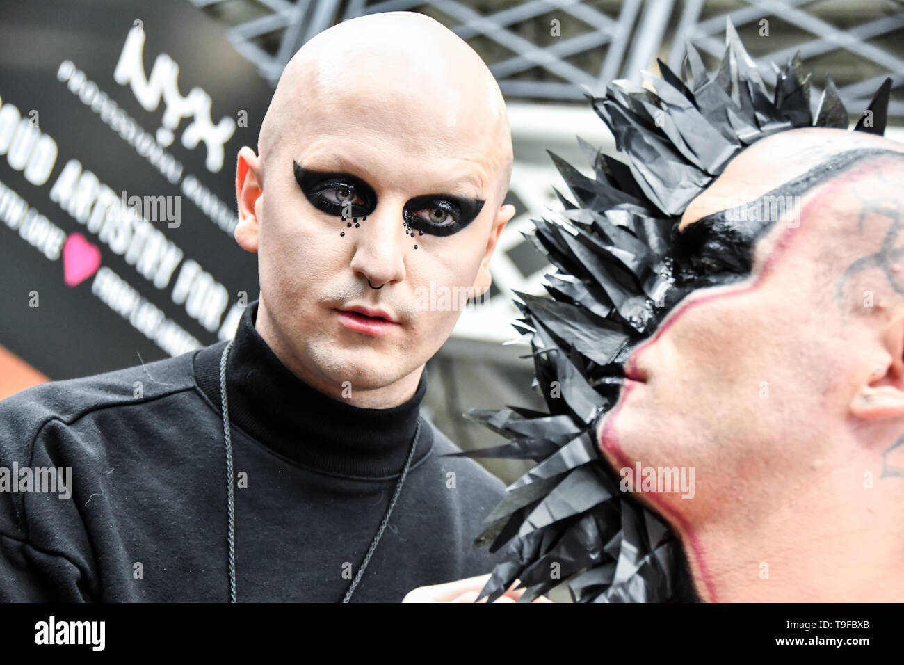 London, Großbritannien. 18 Mai, 2019. NYX Demo auf IMATS London am 18. Mai 2019, London, UK. Bild Capital/Alamy leben Nachrichten Stockfoto