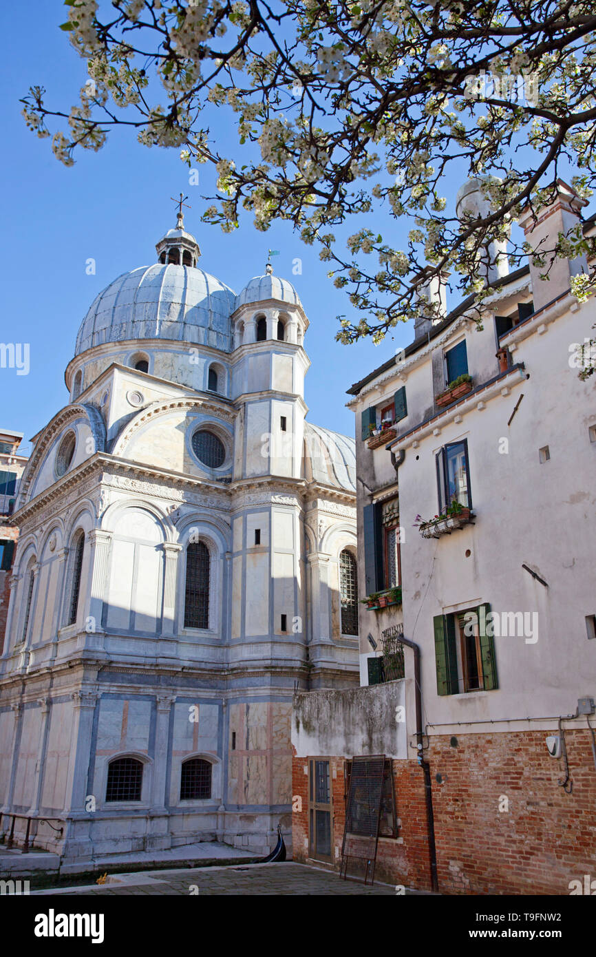 Kirche mit Kuppeldach, Venedig, Italien Stockfoto
