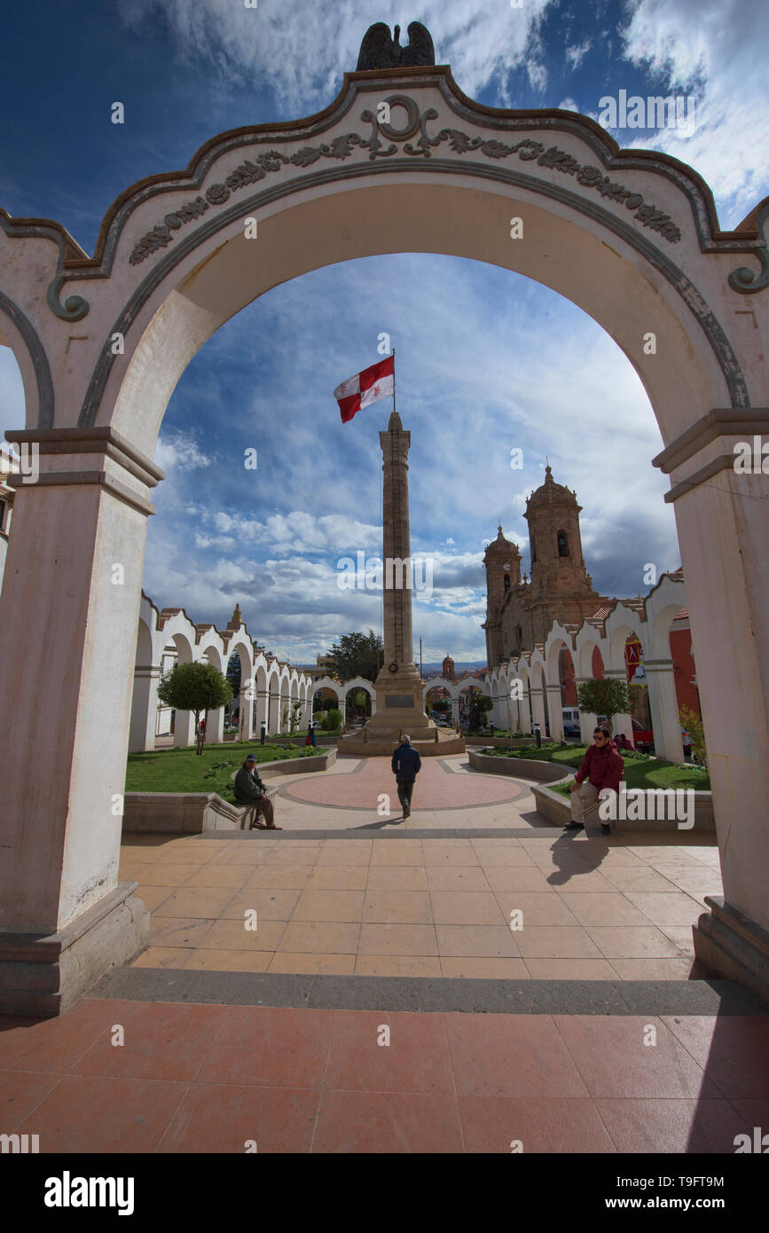 Der Obelisk an der Plaza 10 de Septiembre, Potosi, Bolivien Stockfoto