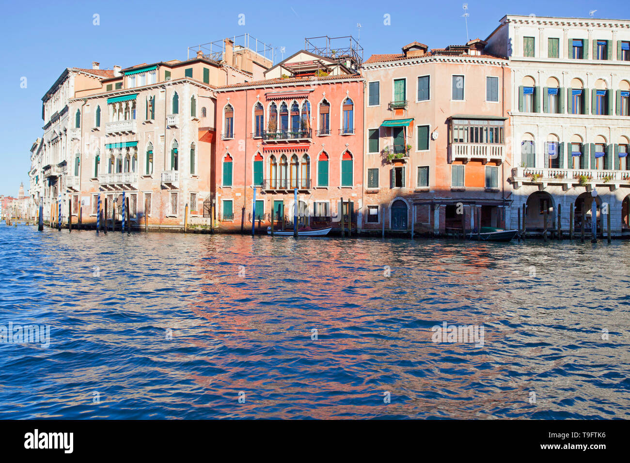 Logged houses -Fotos und -Bildmaterial in hoher Auflösung – Alamy