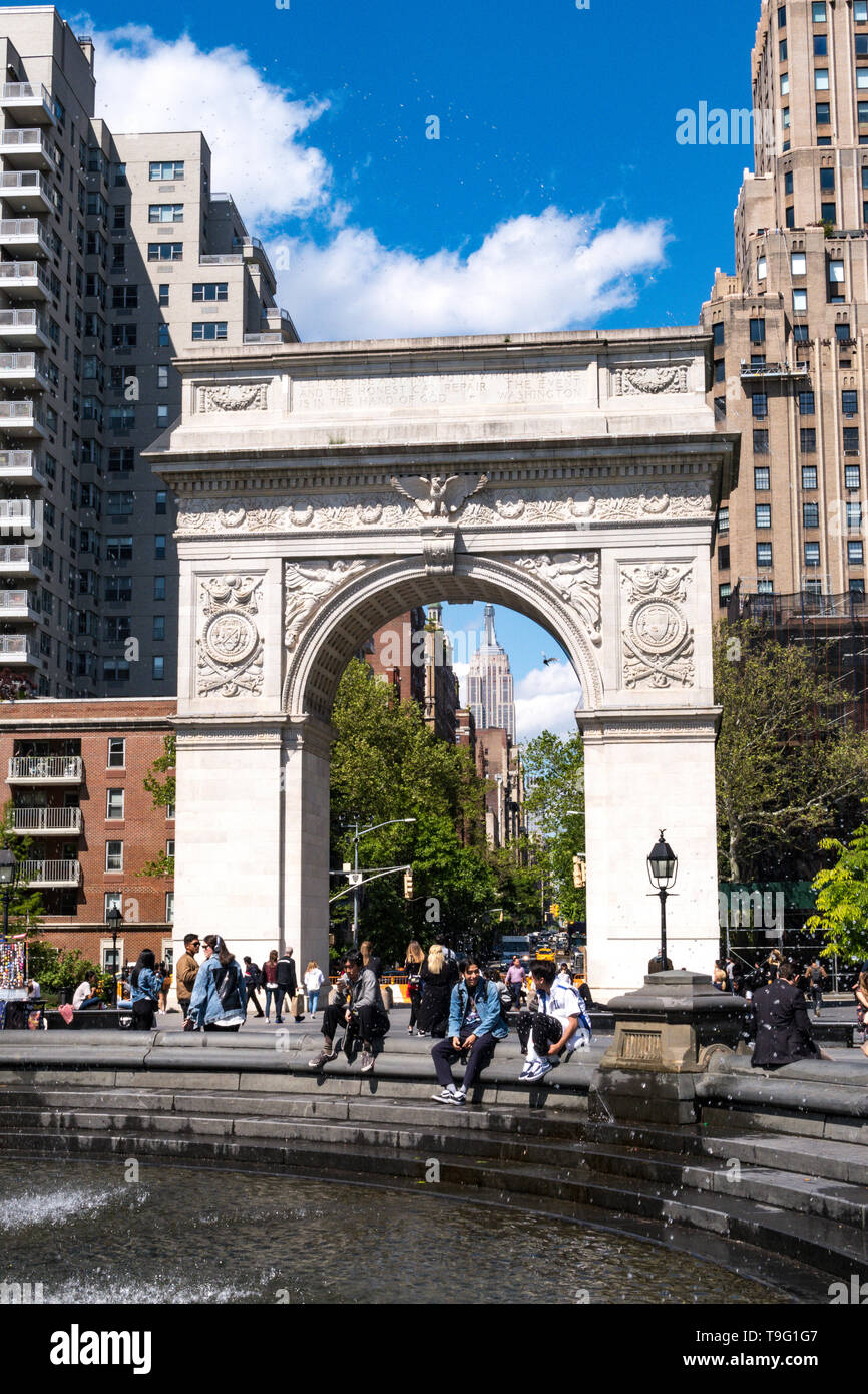 Washington Square Arch und Brunnen, Washington Square Park, Greenwich Village, New York Stockfoto