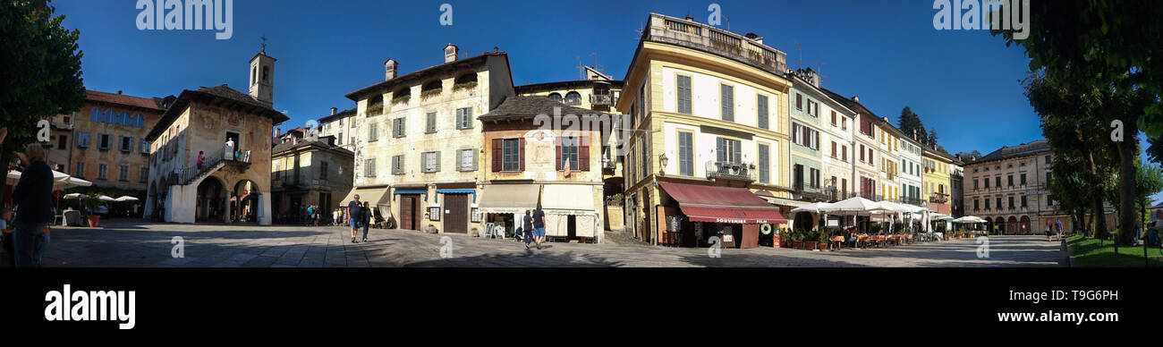 ORTA San Giulio, Italien, AUGUST 2018 - Blick auf das Zentrum von Orta San Giulio, Novara Provinz, Ortasee, Italien. Stockfoto