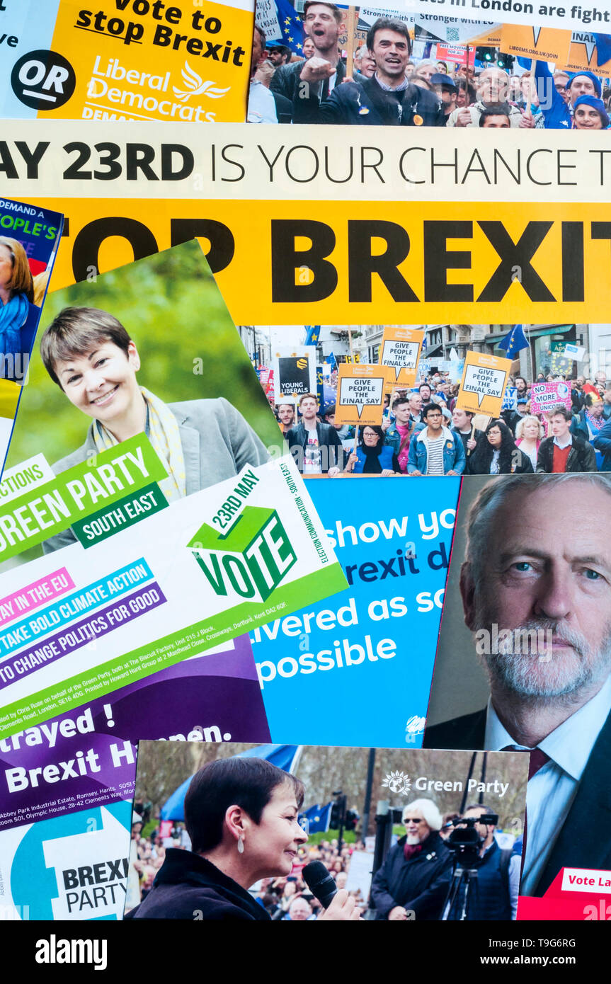 Eine Auswahl der Europawahlen 2019 Broschüren aus dem Arbeitsmarkt, Grüne, Liberale, Konservative und Brexit Parteien. Stockfoto