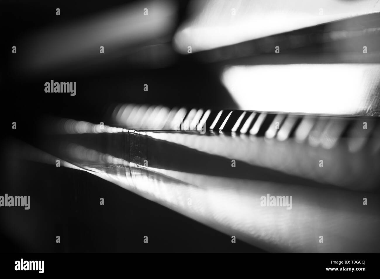 Abstrakte dunkle Musik Hintergrund mit Klavier. Stockfoto