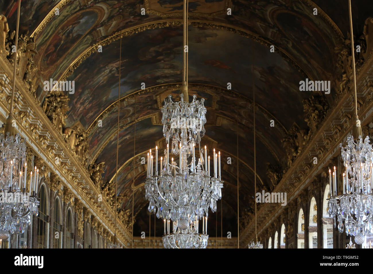 La Galerie des Glaces ou Grande Galerie du Château de Versailles. Der Spiegelsaal ist der zentrale Galerie im Schloss von Versailles. Stockfoto