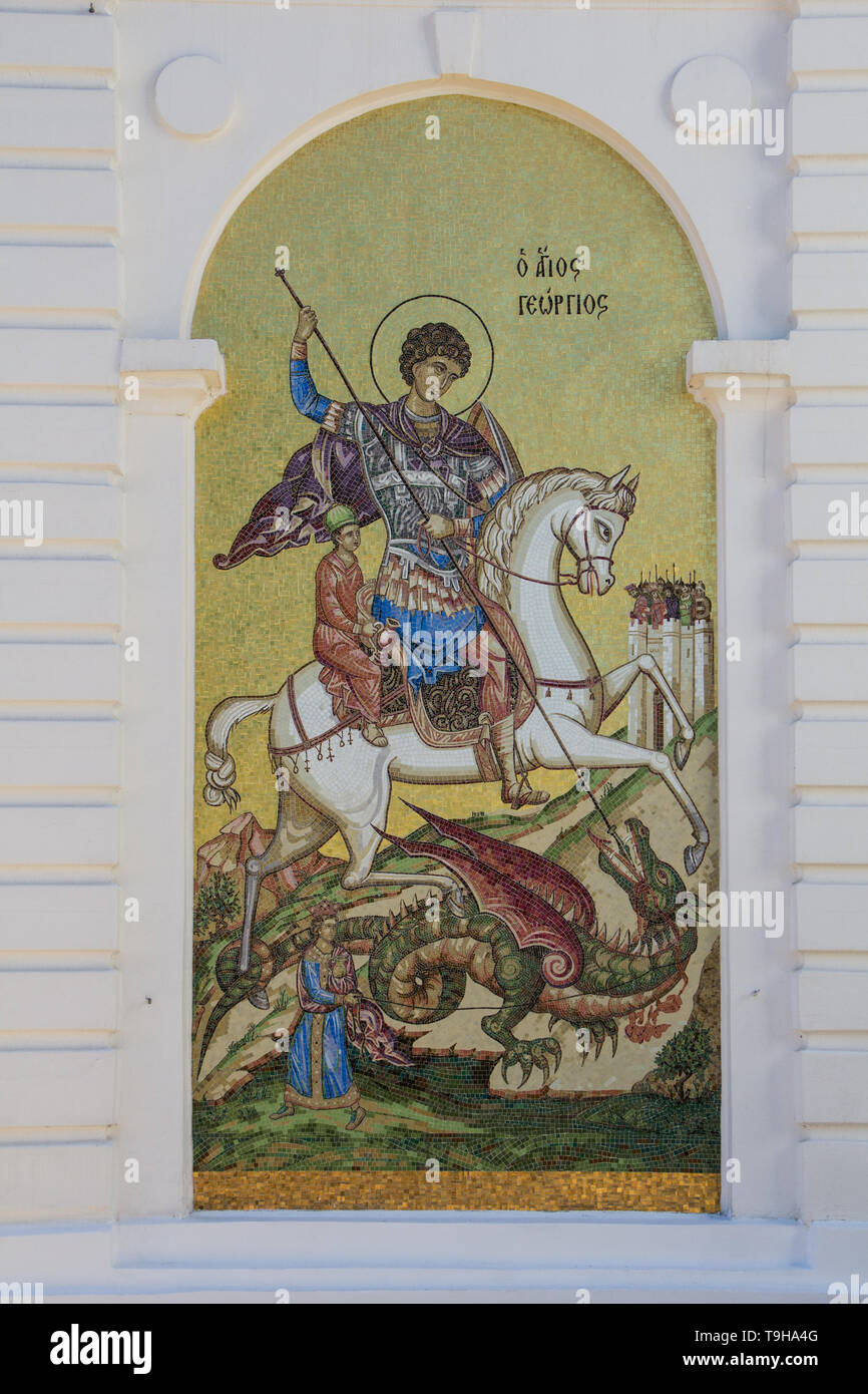 Mosaik von Saint George slaying Dragon auf der Fassade der Kathedrale. Stockfoto