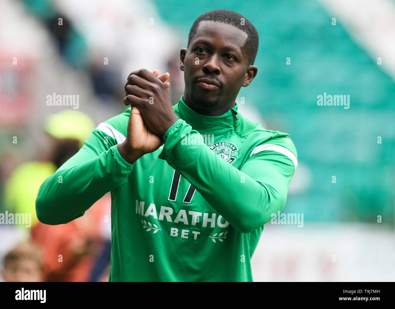 Edinburgh, Schottland, Großbritannien. 19. Mai 2019. Marvin Bartley von Hibernian während der Runde der feiern nach der Ladbrokes Premiership Übereinstimmung zwischen Hibernian und Aberdeen an Ostern Straße am 19. Mai 2019 in Edinbugh, UK. Nur die redaktionelle Nutzung, eine Lizenz für die gewerbliche Nutzung erforderlich. Keine Verwendung in Wetten, Spiele oder einer einzelnen Verein/Liga/player Veröffentlichung. Credit: Scottish Borders, Medien/Alamy leben Nachrichten Stockfoto