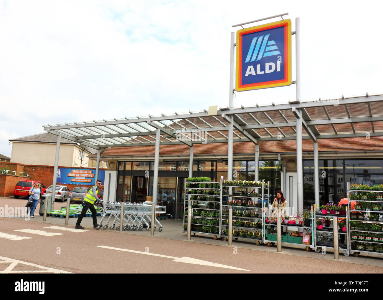 Vereinigtes Königreich. 19 Mai, 2019. Außenansicht von Aldi Store, in die Top Ten der Supermarktketten/Marken im Vereinigten Königreich. Credit: Keith Mayhew/SOPA Images/ZUMA Draht/Alamy leben Nachrichten Stockfoto