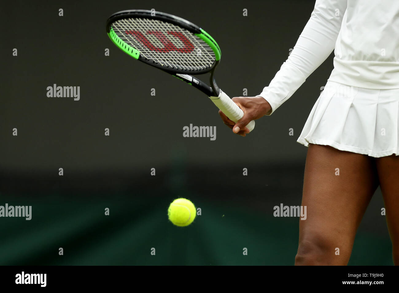 London, Großbritannien. 19. Mai 2019. Wimbledon Tennis Spieler Tag; Venus Williams (USA) bereitet die Credit: Aktion Plus Sport Bilder/Alamy Leben Nachrichten dienen. Stockfoto