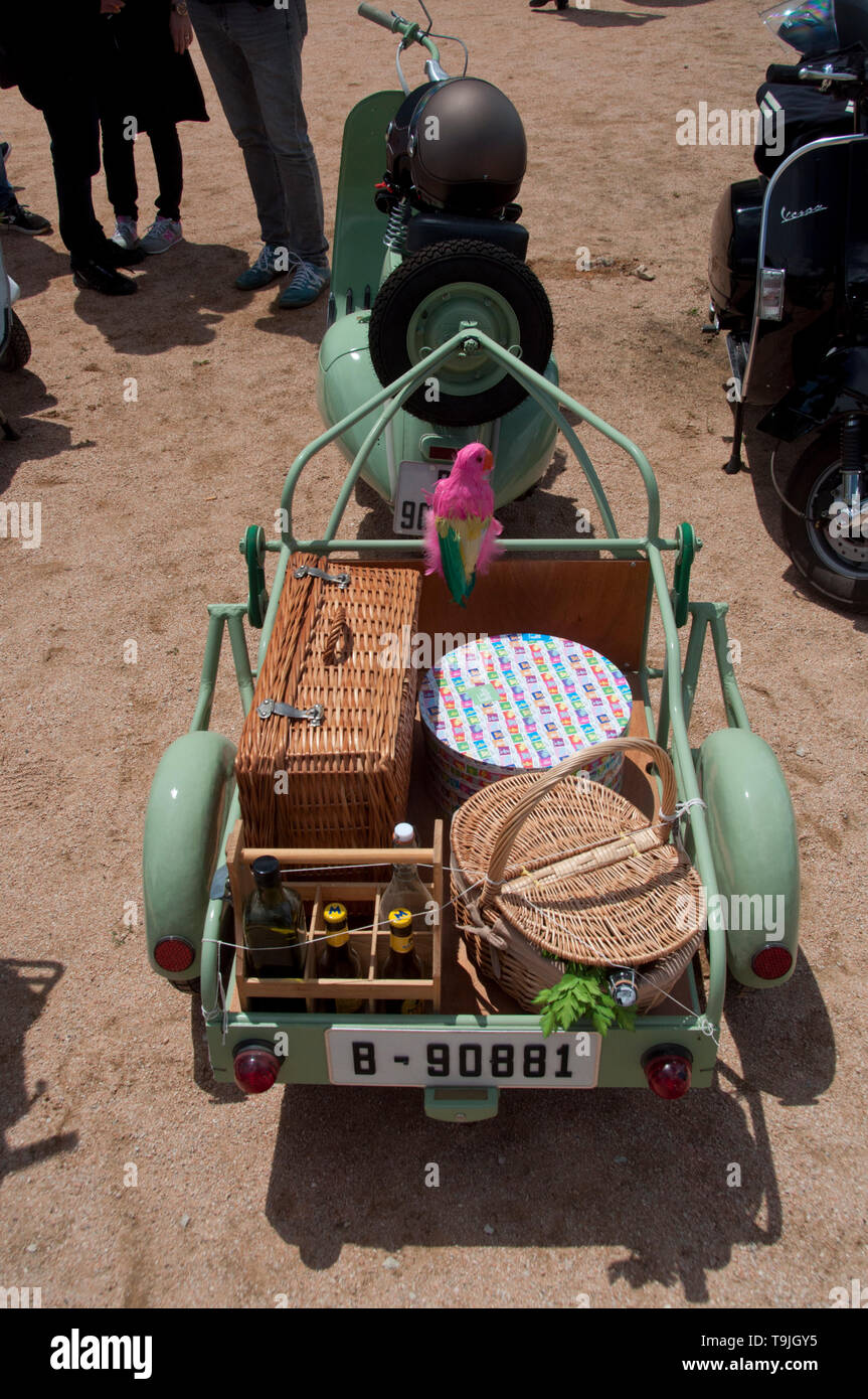 Szenen aus dem Fahrrad, dem Scooter zeigen Catalunya Spanien Stockfoto