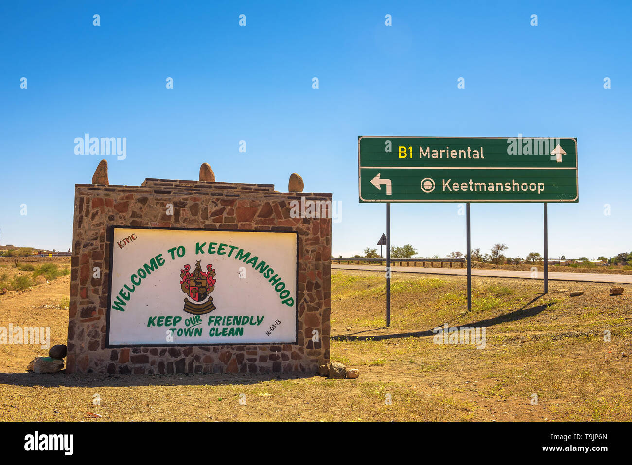 Nach Keetmanshoop Straße entlang der B4 Nationalstraße in Namibia Willkommen Stockfoto