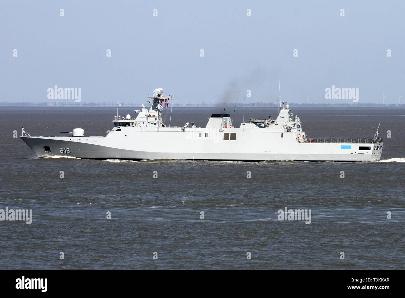 Die militärische Schiff Allal Beb Abdellah geht am 15. April 2019 Cuxhaven und weiter in Richtung Nordsee. Stockfoto