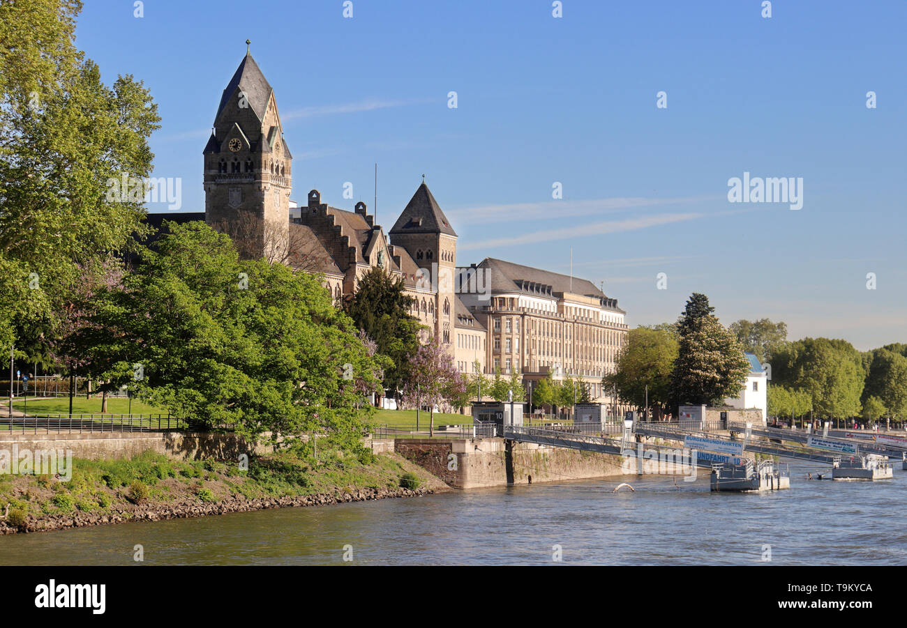 Regierungsgebäude in Koblenz, Deutschland am Ufer des Rheins Stockfoto