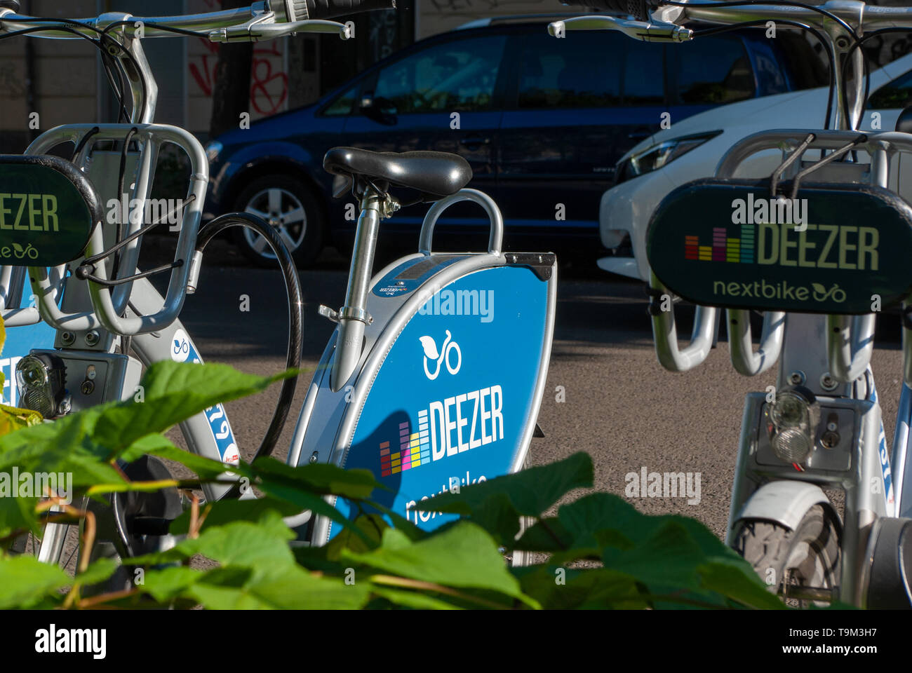 Berlin, Deutschland - 19. Mai 2019 - bublic Fahrrad teilen in der Stadt Berlin ist von Deezer nextbike angeboten. Mieten Sie eines von über 5000 Fahrräder Stockfoto