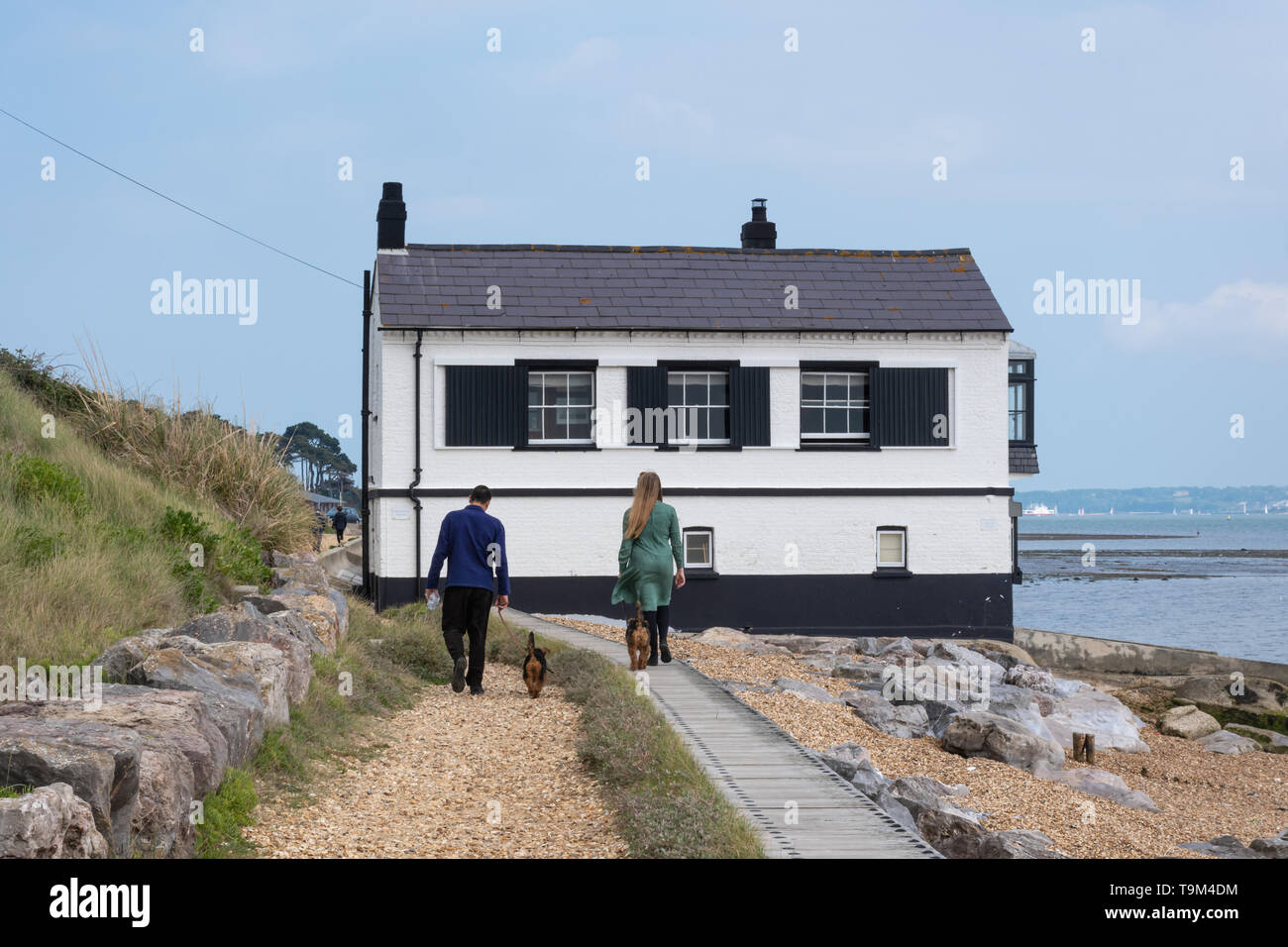 Der Watch House von der Küstenwache, im Jahre 1828 fertig gebaut, auf Lepe Strand an der Südküste von Hampshire, Großbritannien Stockfoto