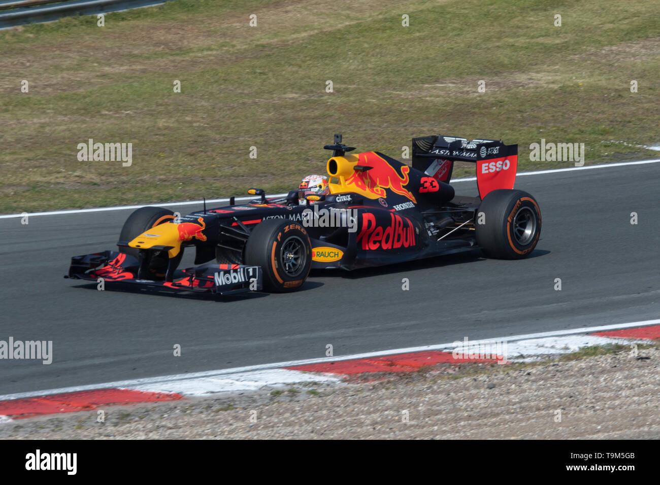 Max verstappen in der Red Bull Formel 1 Auto von 2011 (RB 7) Stockfoto