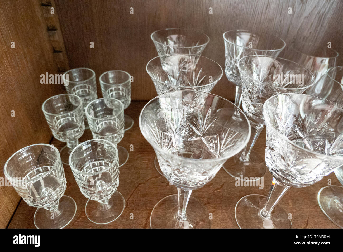 weinrot sessel sephironlbb Relaxsessel Samt, Drehbarer Polstersessel mit Stepp-Design, Komfortabler Lounge für Wohnzimmer, Schlafzimmer und Büro, Set Vase/Bowls Rustic German