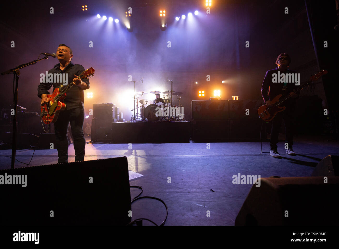 Cambridge, Großbritannien. 14. Mai 2019. Manic Street Prediger führt im Cambridge Corn Exchange auf ihrer Jubiläumstour der Album Das ist meine Wahrheit mich Ihr erzählen. Richard Etteridge/Alamy leben Nachrichten Stockfoto