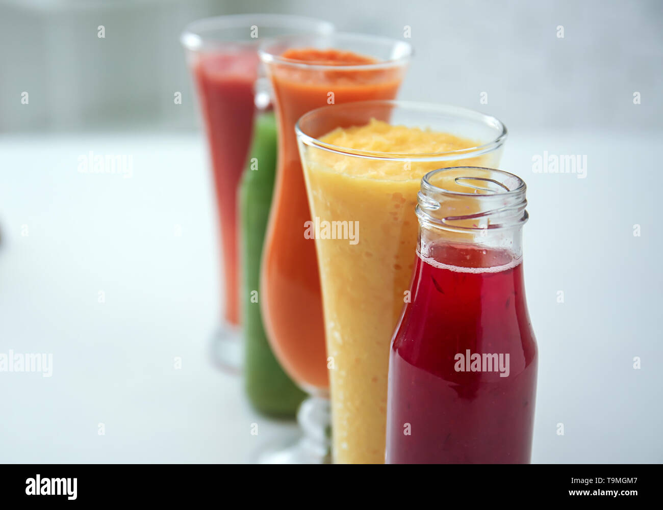 Glaswaren leckere Smoothies, Nahaufnahme Stockfoto