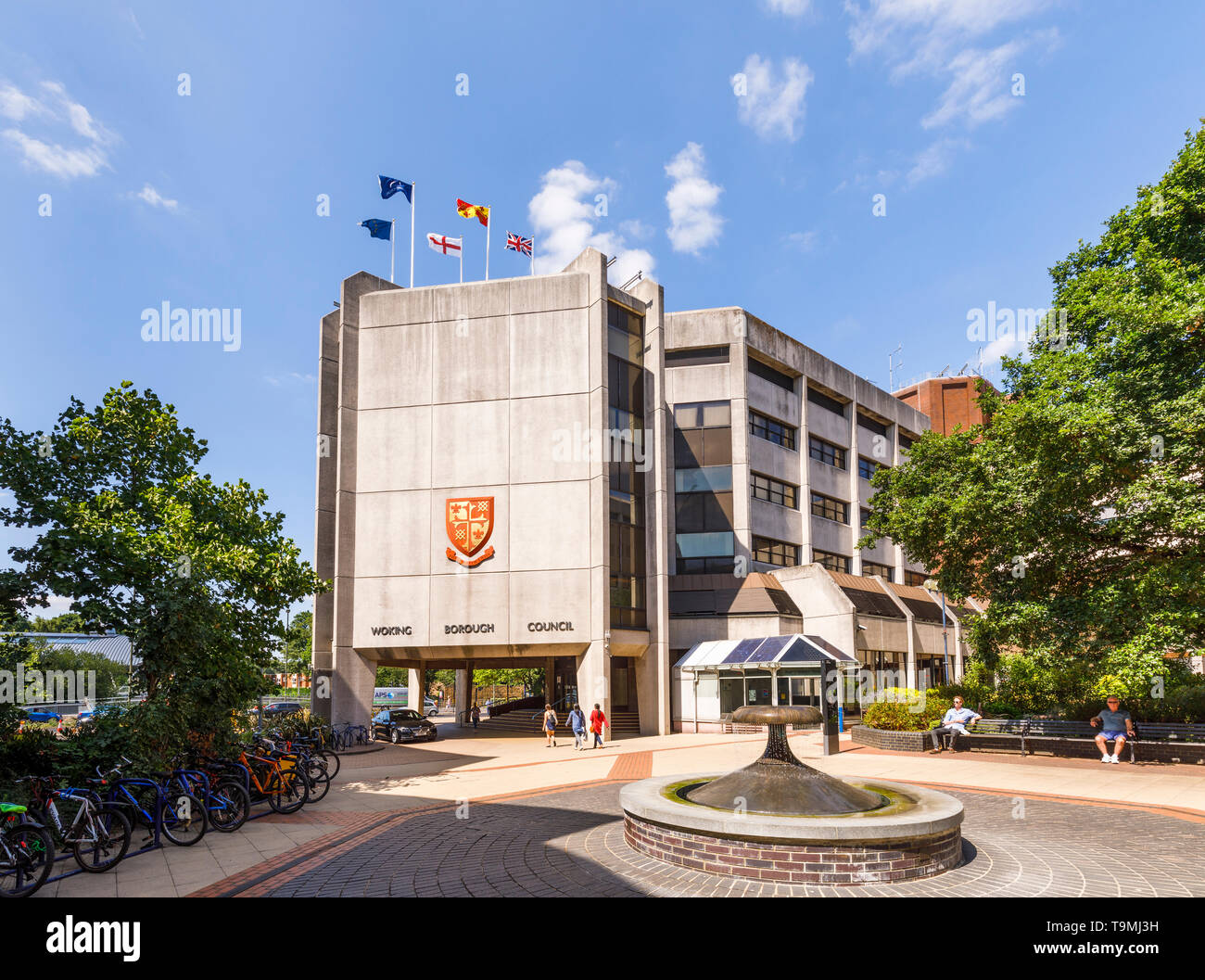 Moderne Civic Offices in der lokalen Behörde, Woking Borough Council, Gloucester Marktplatz, dem Zentrum von Woking, Surrey, Südosten, England, Grossbritannien Stockfoto