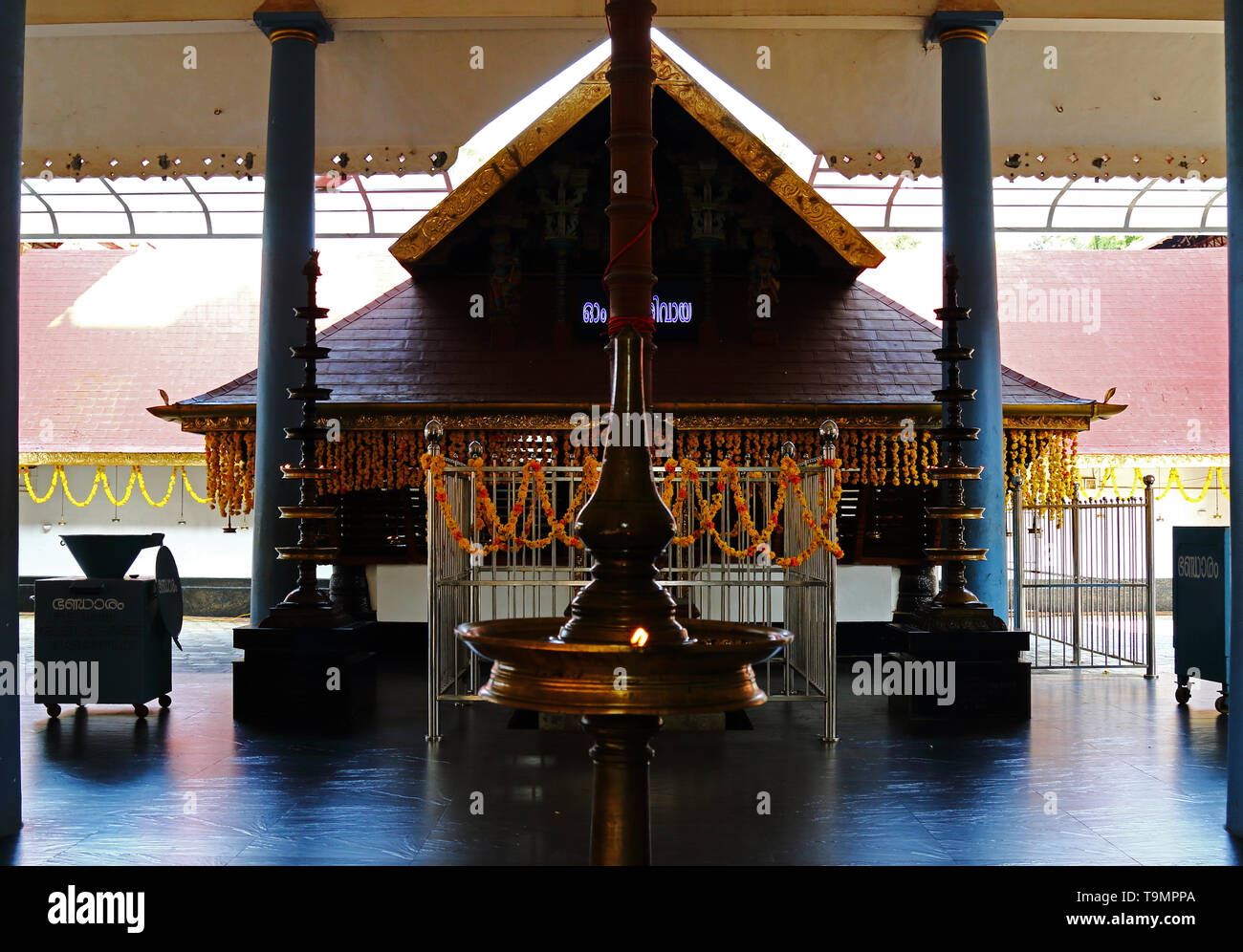 Thirumoozhikkulam Moozhiklulam Lakshmanaperumal Tempel in der Nähe von Angamaly, Ernakulam Dist. Kerala. Einer der vier großen Tempeln in 'Nalambala darsan' Stockfoto