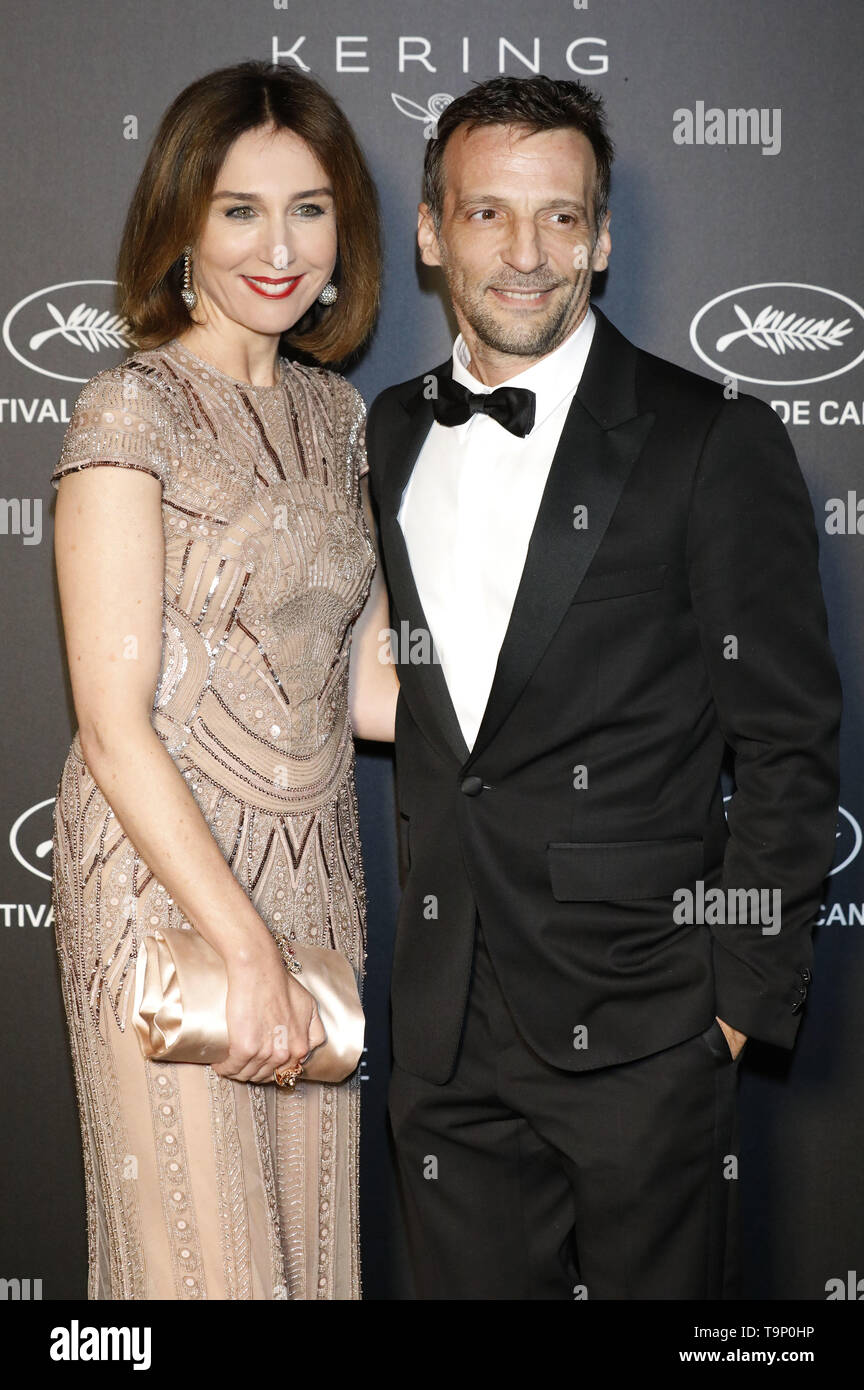 Elsa Zylberstein Und Mathieu Kassovitz An Der Kering Und Cannes Film Festival Offizielles Abendessen Wahrend Des