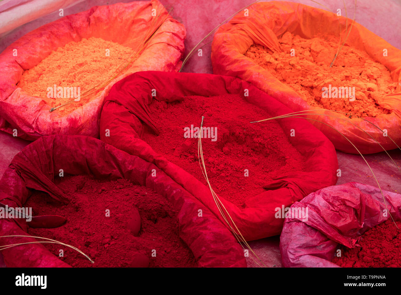 Farbige Farbstoffe in Kathmandu, Nepal verkauft Stockfoto