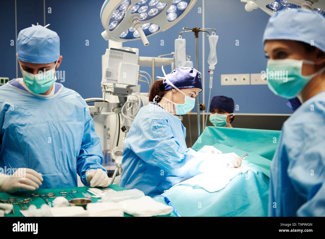 Die Zimmer und das Team von Chirurgen Stockfoto