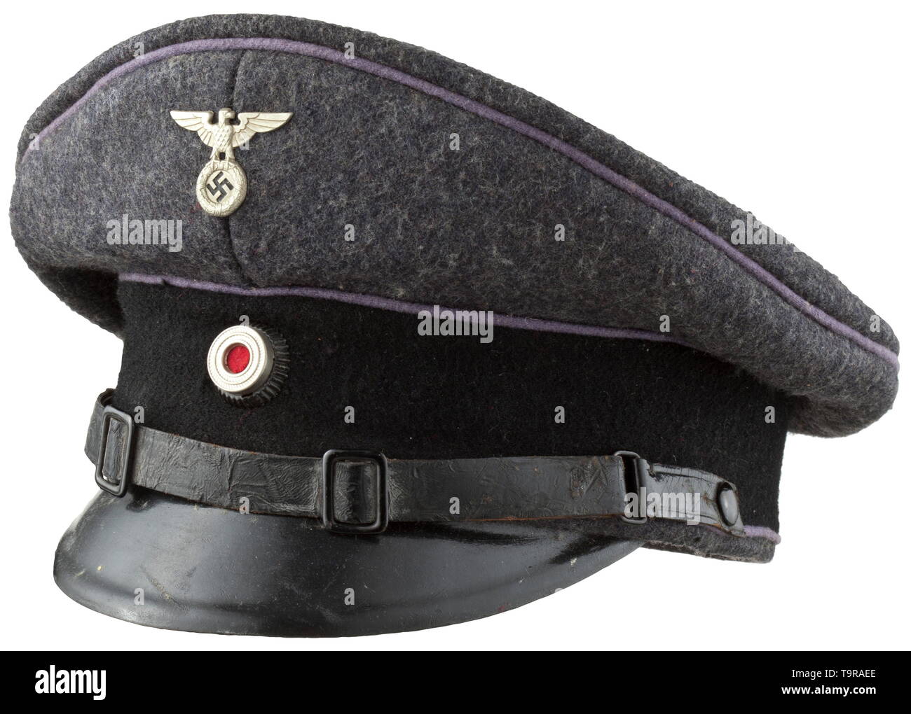 Eine Schirmmütze 1. Modell für die Mitglieder des Reiches Air Protection League (RLB) private Kauf Stück von Balke, Bremen historischen, geschichtlichen, Staatliche, staatlich kontrollierter, staatlich, Organisationen, Organisationen, Organisation, Organisation, Objekt, Objekte, Stills, Clipping, Clippings, Ausschneiden, Ausschneiden, Ausschnitten, Utensilien, Ausrüstung, Geräte, 20. Jahrhundert, Additional-Rights - Clearance-Info - Not-Available Stockfoto