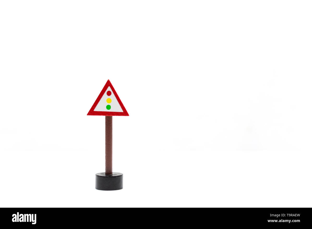 Weißer Hintergrund mit Verkehrszeichen. Verkehr Code. erfahren Sie, wie sie zu fahren. Pass Führerschein Verkehrsregeln. Führerschein. Grenzdrehzahl Stockfoto