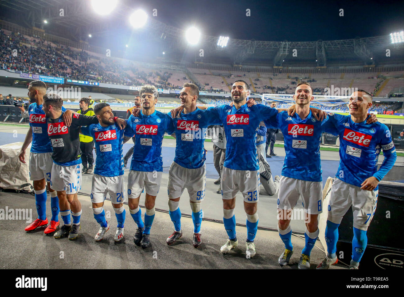 Napoli, Kampanien, Italien, 19-05-19, Italienisch Fußballspiel zwischen SSC Neapel - FC Internazionale im San Paolo Stadion in Bild team SSC Napoli, t 4-1 Ziel Piotr Zielinski, Dreies Mertens, 2 Fabian Ruiz, Mauro Icardi (Antonio Balasco - Pacific Press) (Foto von Antonio Balasco/Pacific Press) Stockfoto