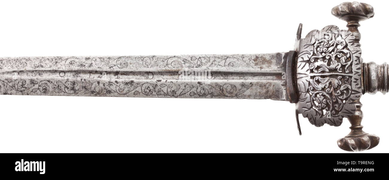 Ein deutscher Kissen Schwert, circa 1660 zweischneidiges Schwert Blade  (später) mit geätzten Dekoration (gerieben) auf beiden Seiten der Basis.  Die kurzen Fuller eingeschrieben ist OLIDEO GLORIA". Spiralförmig  kannelierten eisernen Griff durch Balustraden