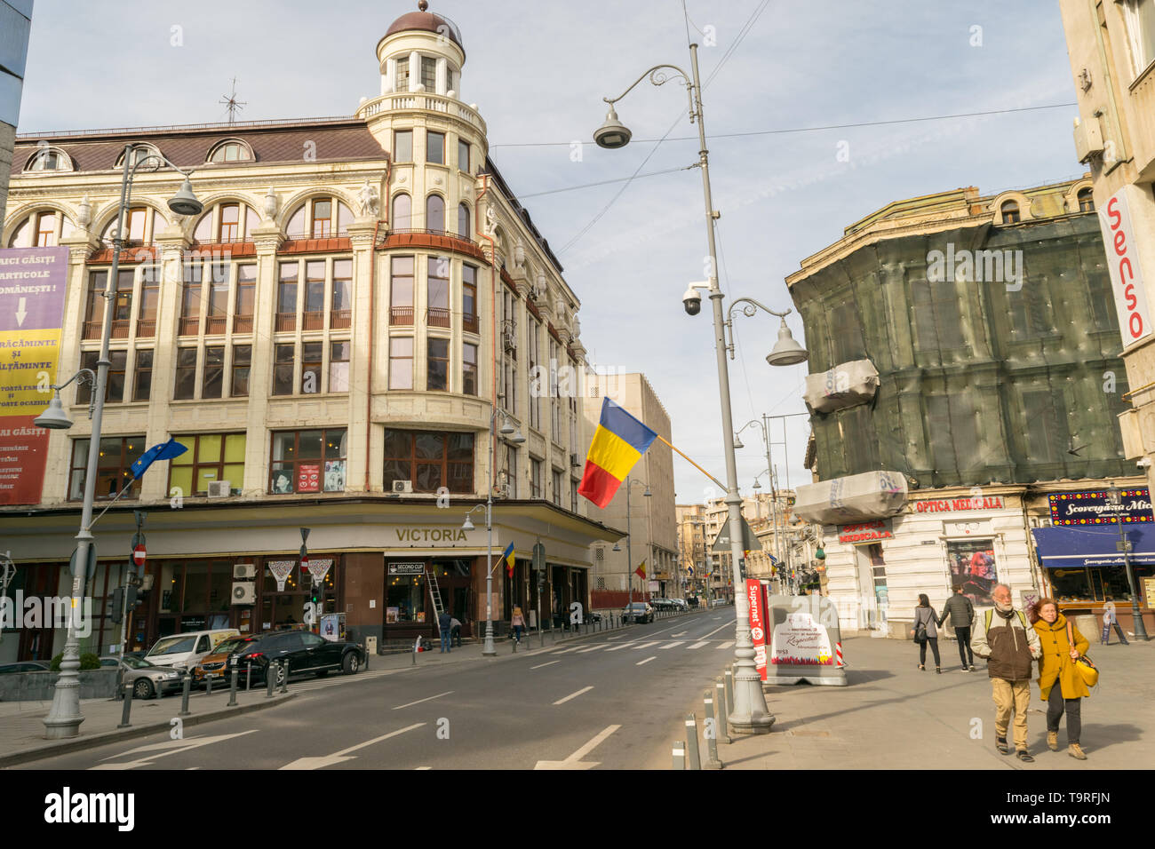 Bukarest, Rumänien - 16. März 2019: Victoria store shopping Gebäude auf Calea Victoriei Street in Lipscani, Altstadt von Bukarest, Rom gelegen Stockfoto