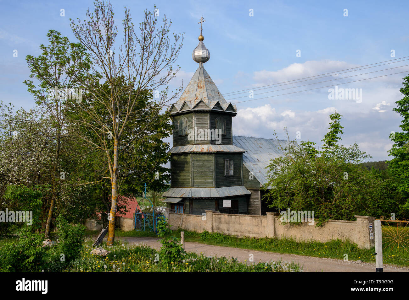 Molenna, einer alten, verlassenen hölzerne Tempel der Alten gläubigen, eine Niederlassung der russisch-orthodoxen Kirche. Wodzilki, Polen Stockfoto
