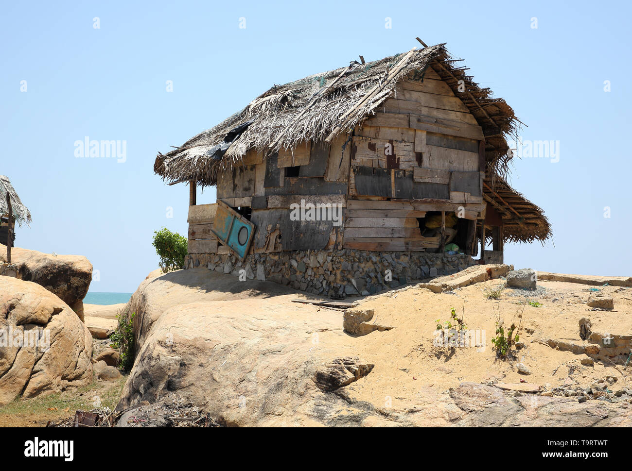 Alte Hütten entlang der Küste von Yala National Park Sri Lanka Stockfoto