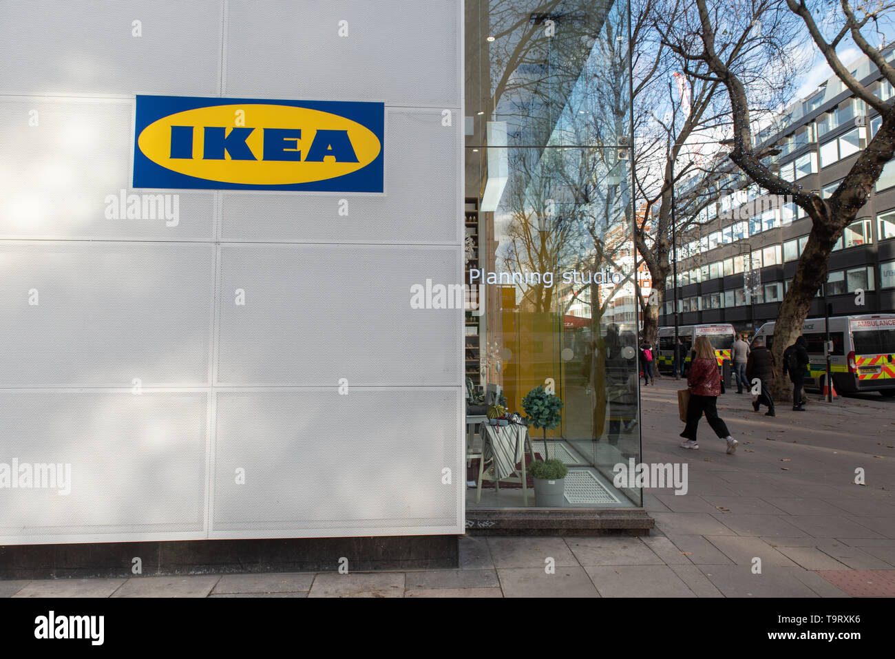 IKEA hat einen neuen Store in London eröffnet - in der Tottenham Court Road genannte Design Studio, London, 30. November 2018. Stockfoto